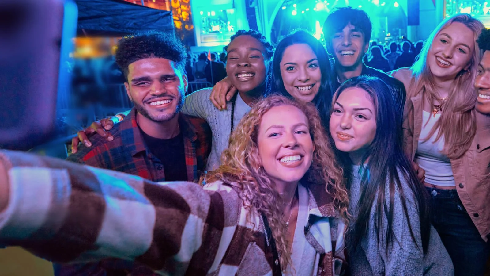 usf-rock-the-universe-concert-rockit-group-selfie-h.jpg