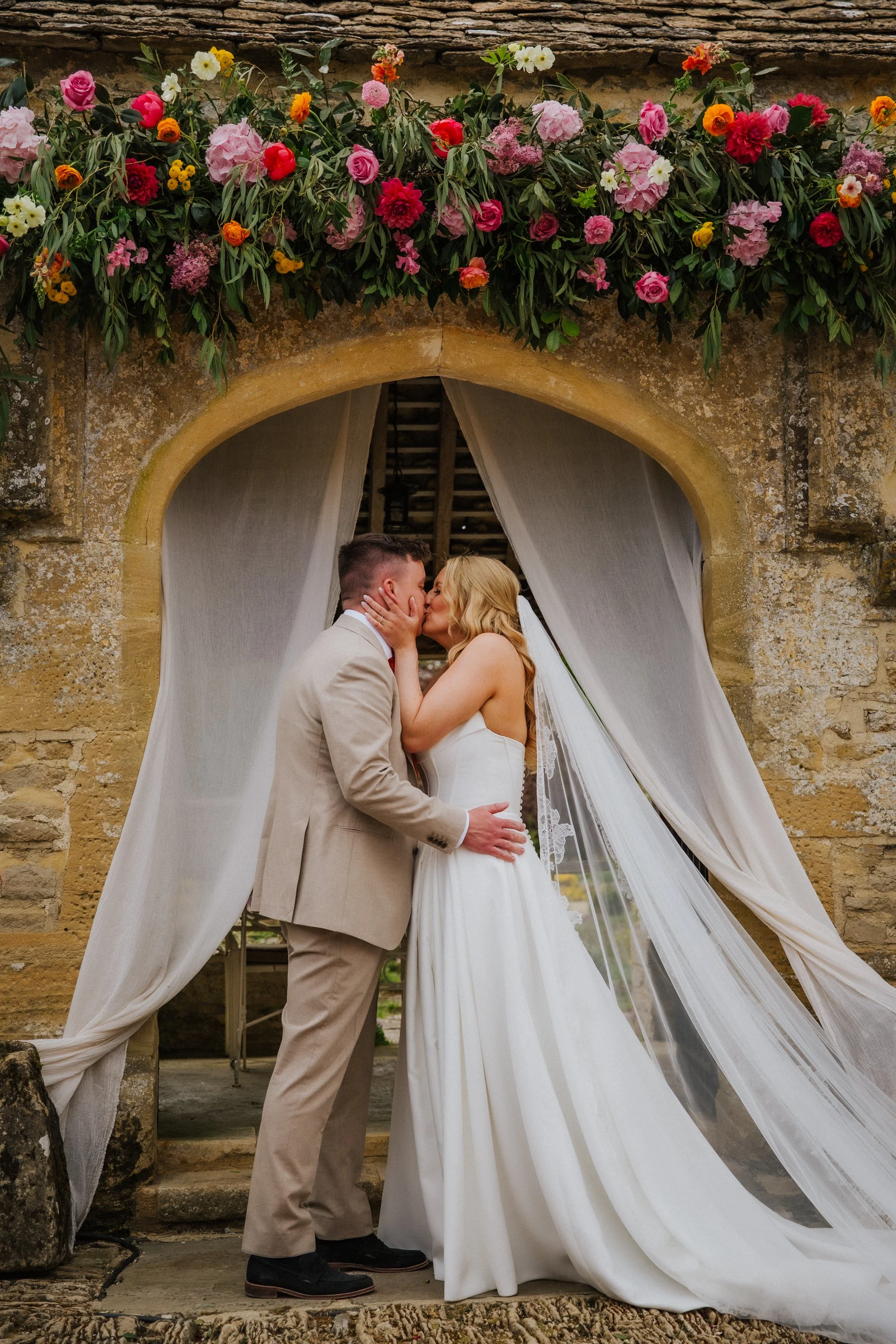 binkynixonphotography_b&t_wed309.jpg