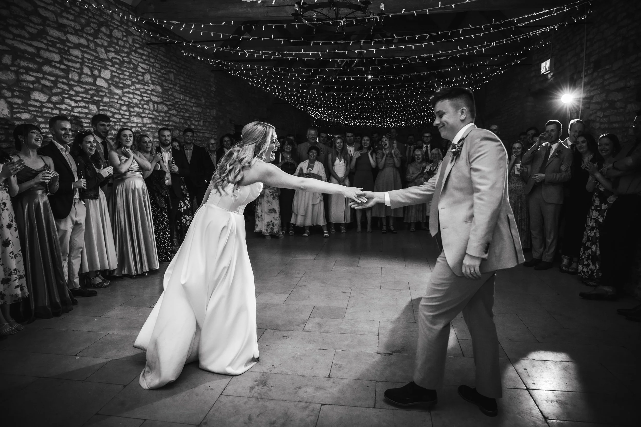 binkynixonphotography_b&t_wed724.jpg