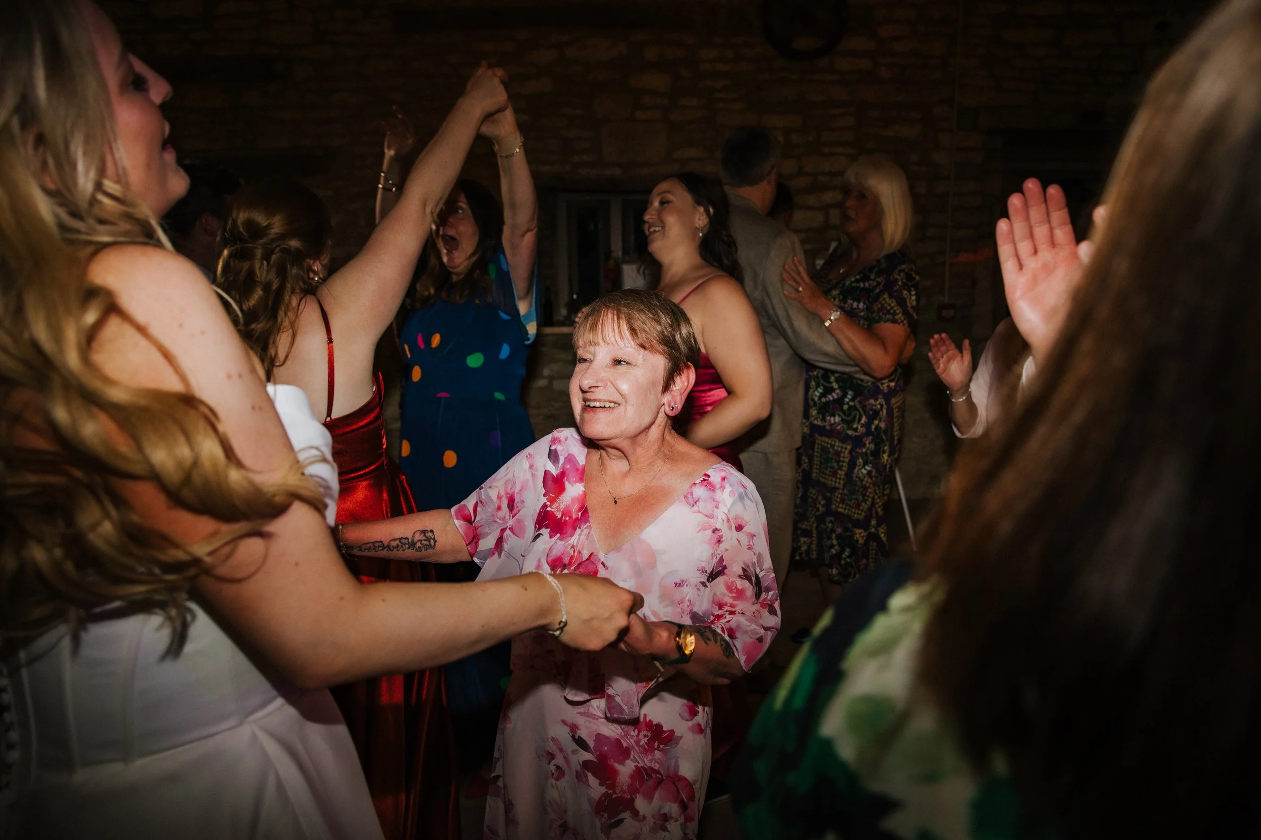 binkynixonphotography_b&t_wed761.jpg