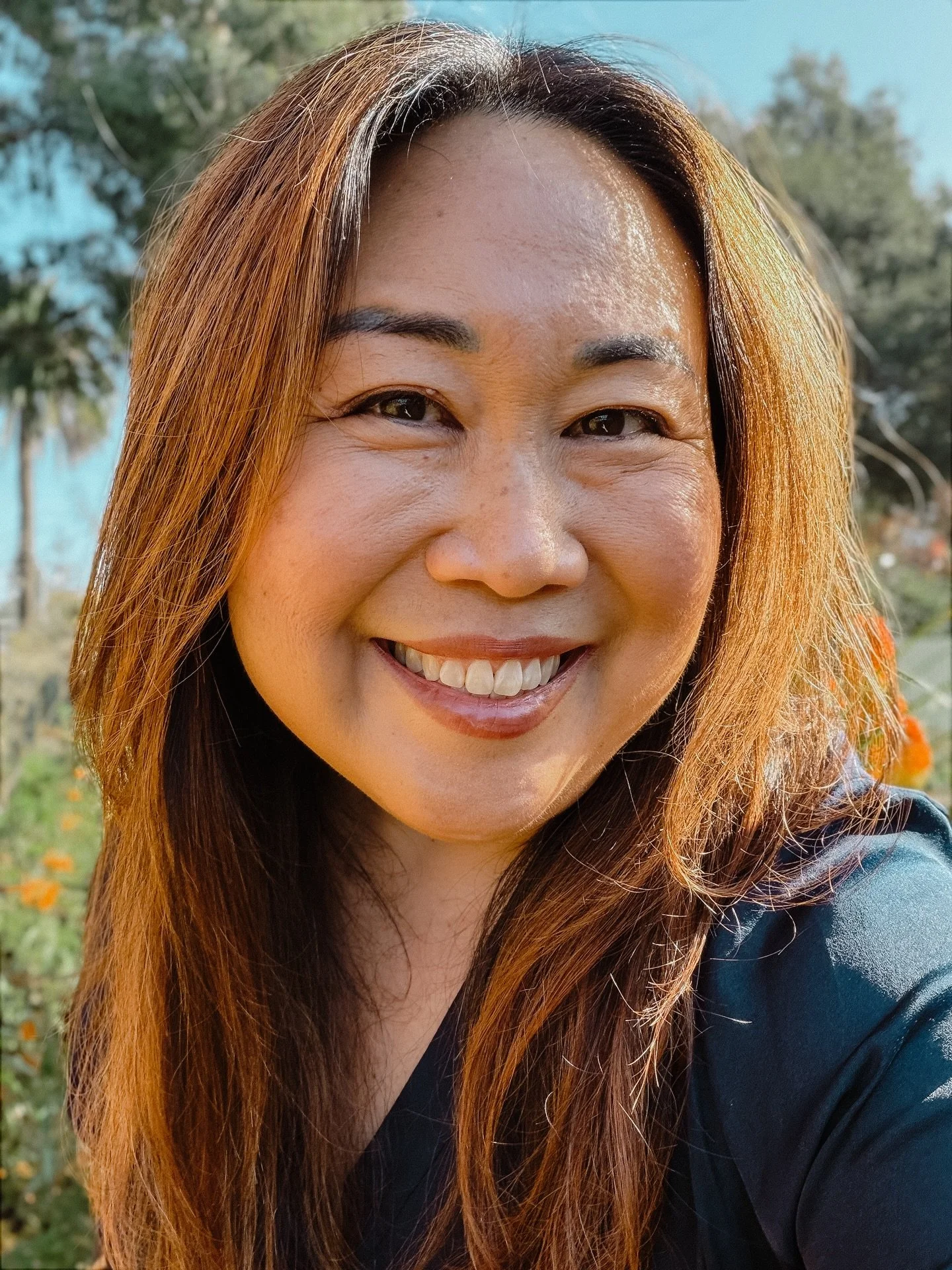 ♐️ Another year around the sun ☀️

A slow morning, catch up time with my favorite people, Telef&egrave;ric Barcelona, birthday flowers, cheesy Netflix Christmas shows cuddling with @little.cocopop and the perfect bite-sized cake from @bakedbymelissa 