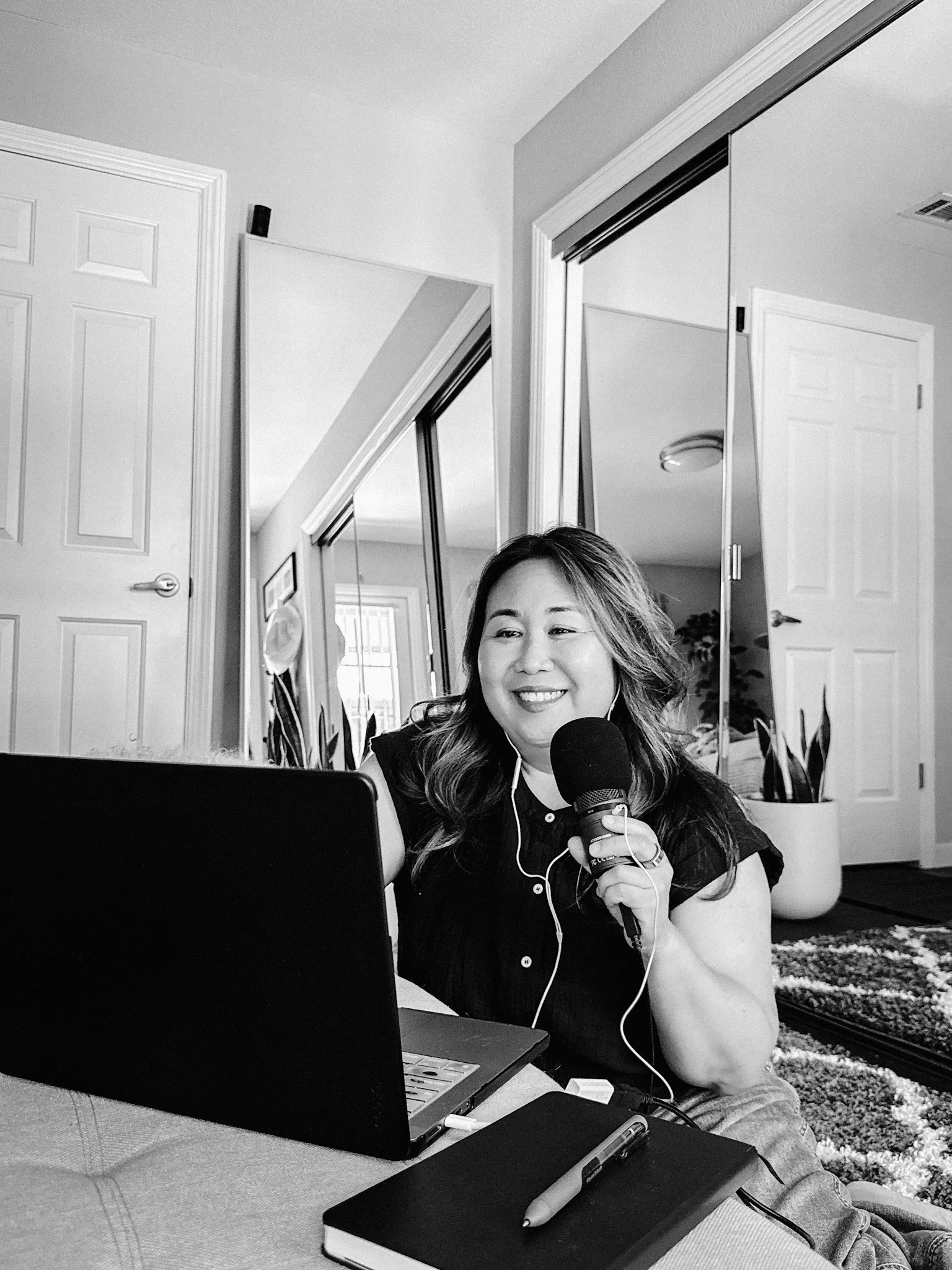 naomi-nakamura-podcast-recording-session-noir.jpg