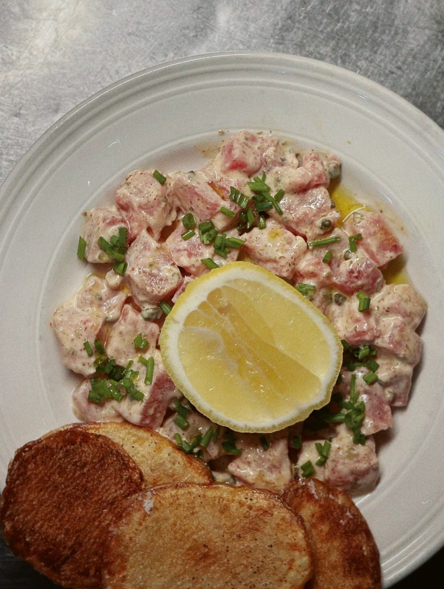 Tuna Tartar | caesar, dijon, chives, house made potato chips 
Gnocchi Verde | kale spinach pesto, green peas, goat cheese, turmeric