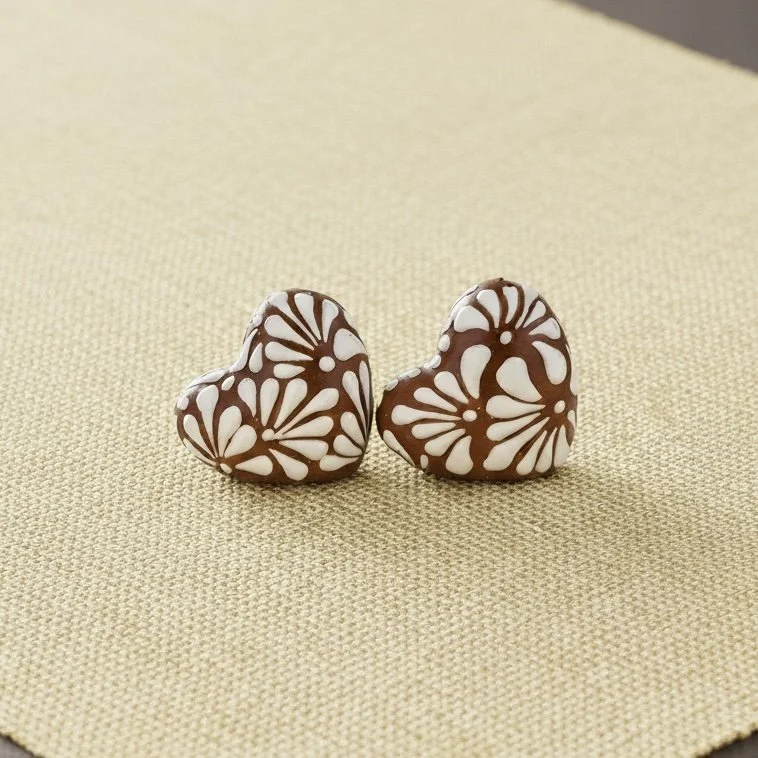 Set of 2 Small Heart-Shaped Salt Shakers