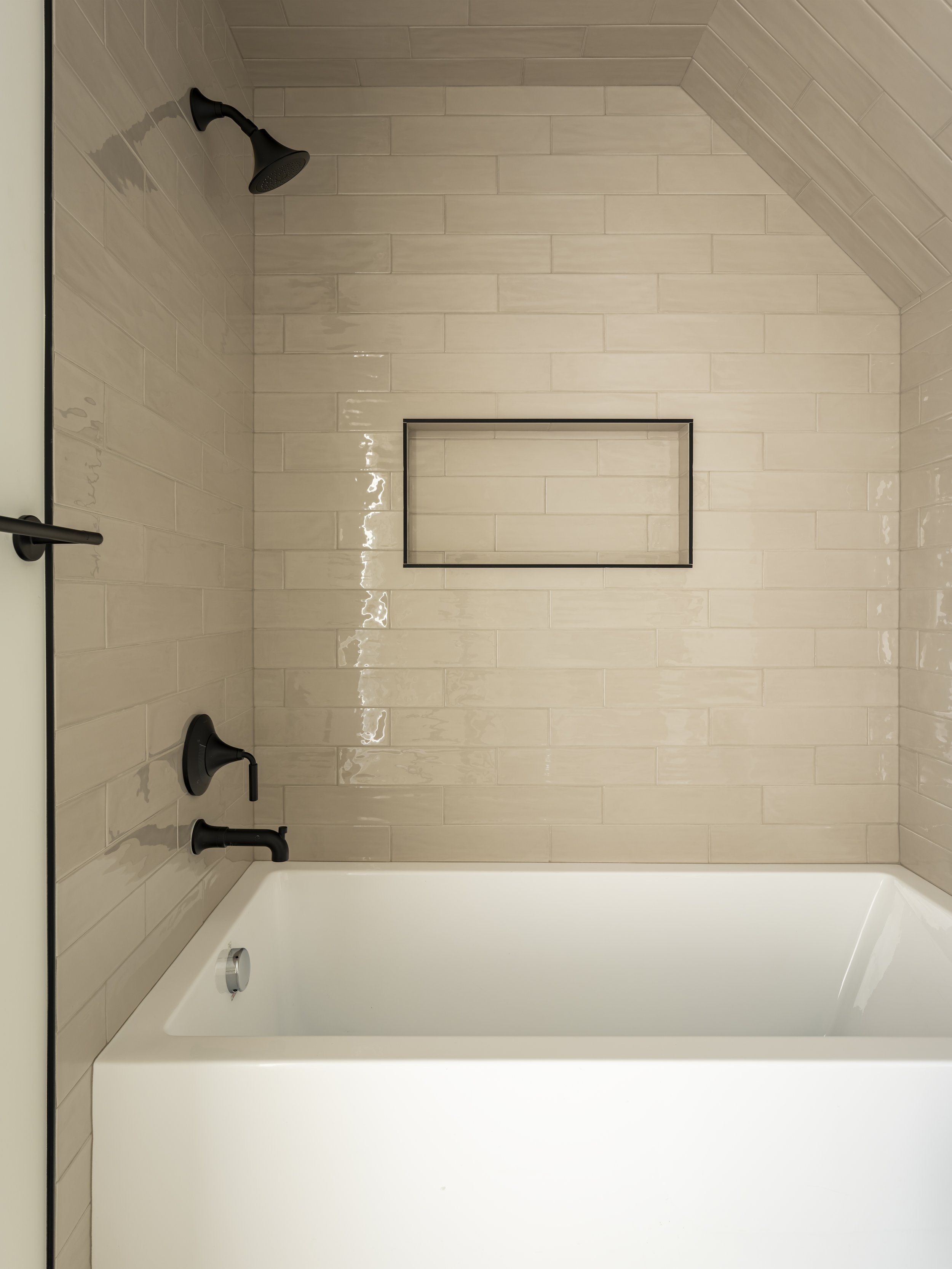 Bridlewood_Bath_5369.jpg