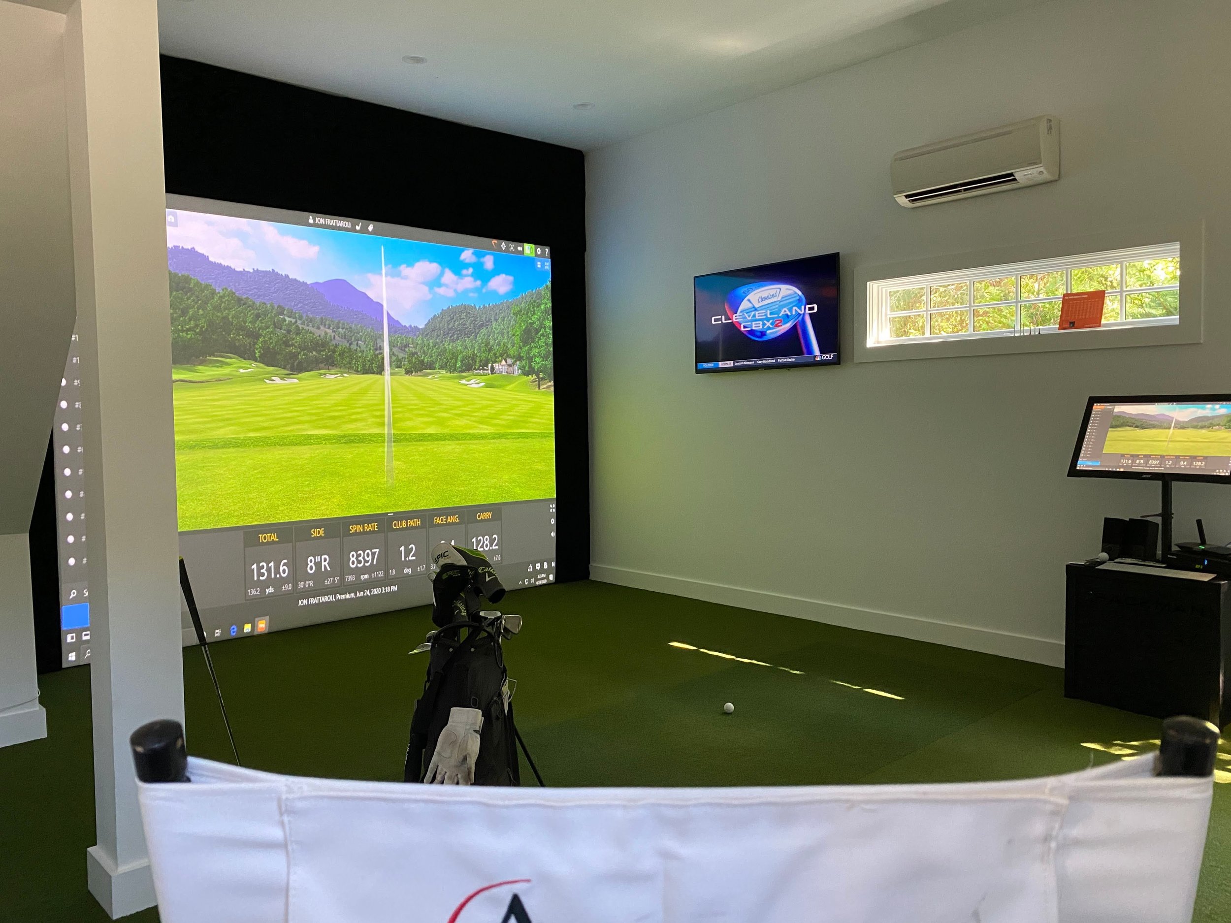 Titus Built - Indoor Golf