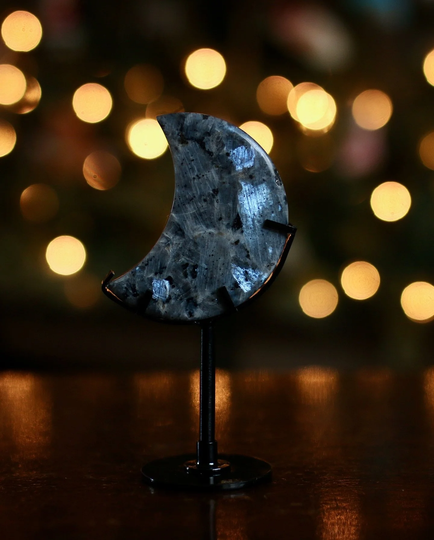 ❄️ ℒ𝒶𝓇𝓋𝒾𝓀𝒾𝓉ℯ ❄️
Dreamy and flashing bright, this Larvikite moon encourages us to tap into the innate magic within ✨

Available now at lunasoulshop.ca ✔️ 
Be sure to check out the Black Friday deals in stories and on the website, for a limited 