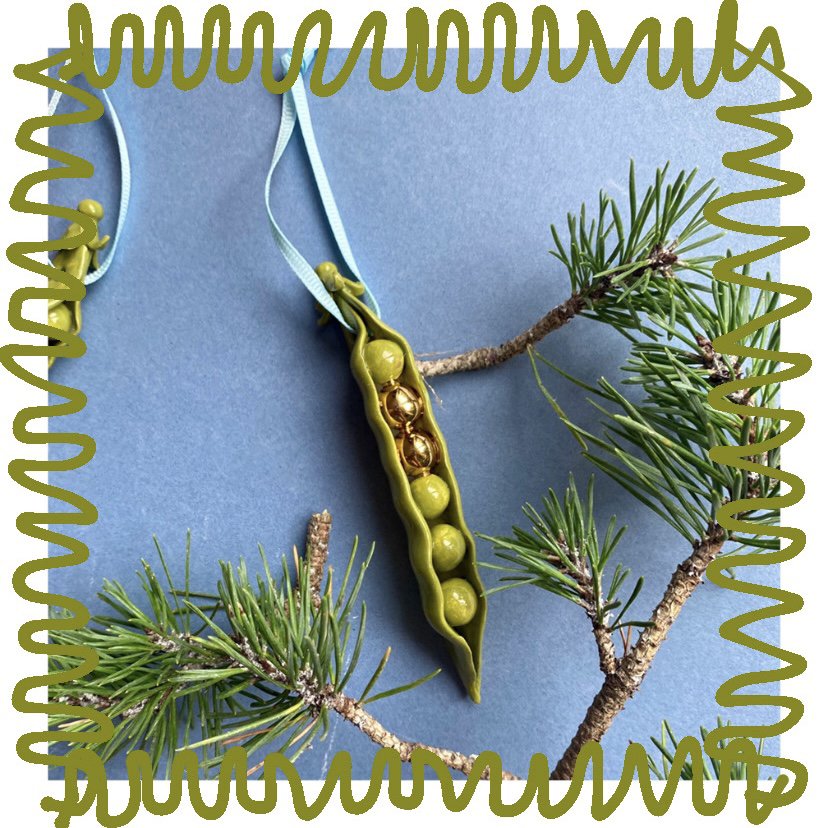 Ceramic pea pod decoration ornament