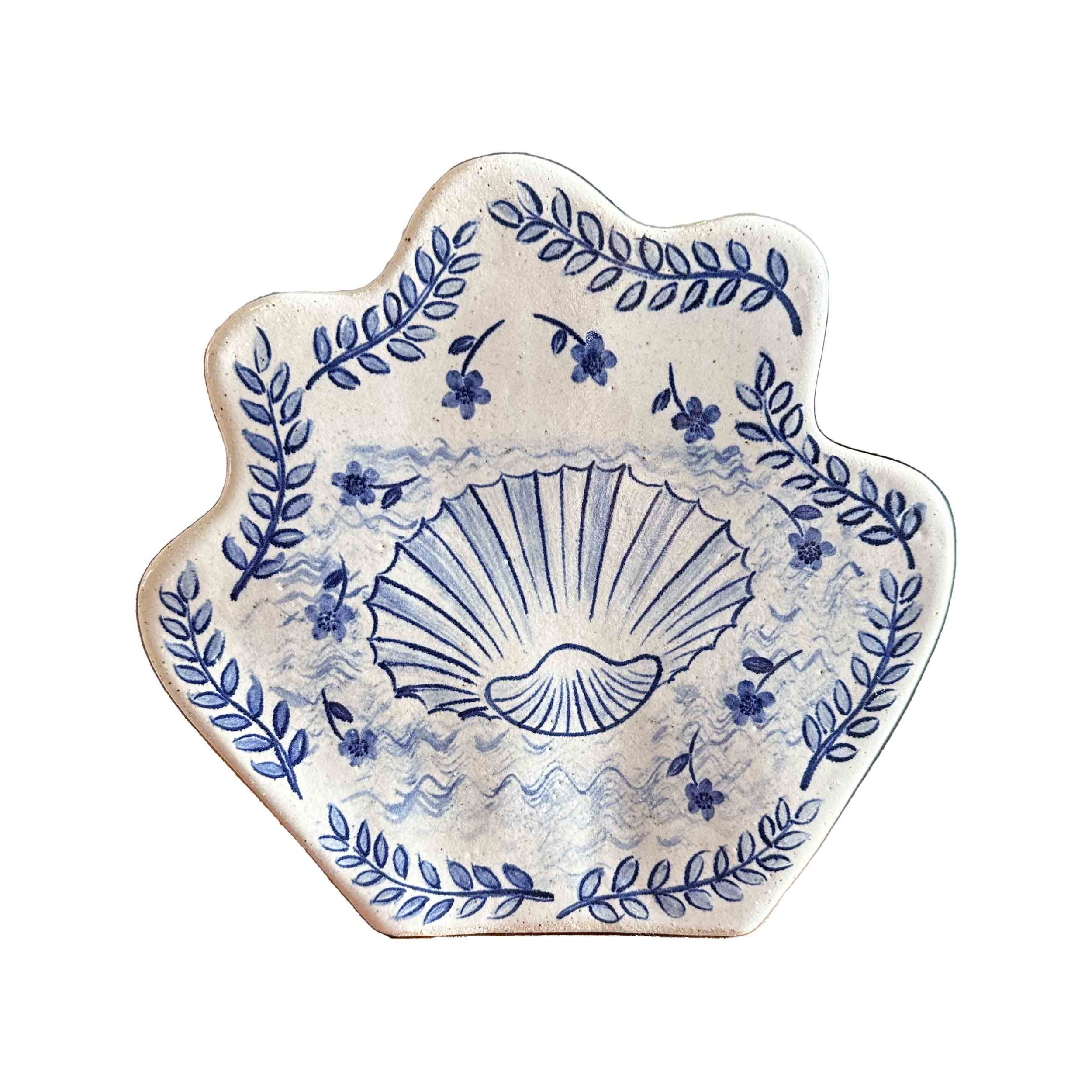 Venus shell tulip vase 2.jpg