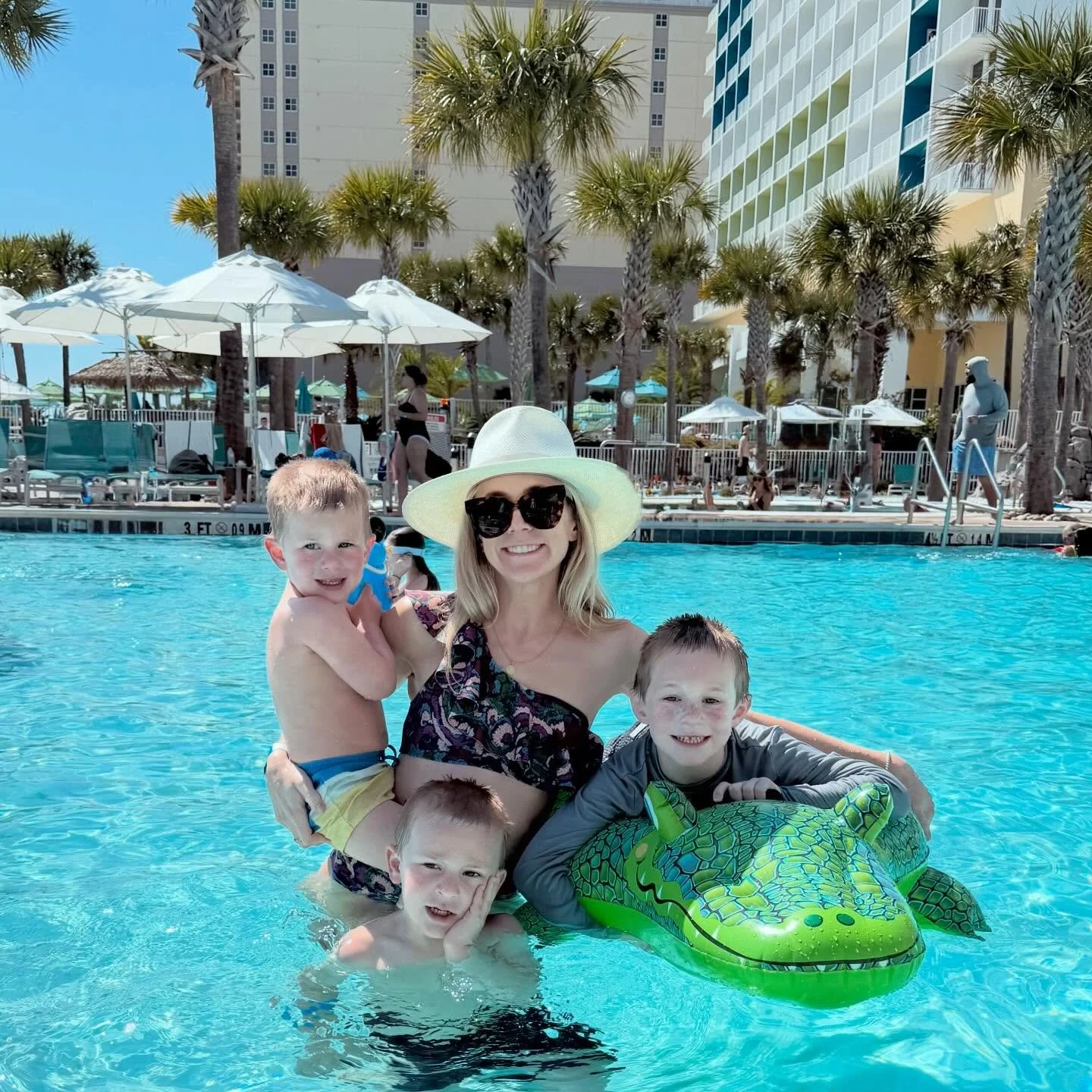 Spring break highlights! A lot of family time, lazy river-ing, lacrosse, friends getting married, confirmations; not a whole lot of work or Instagram which is exactly how it should be. Back to the grind on this pretty Monday!🌸🌸