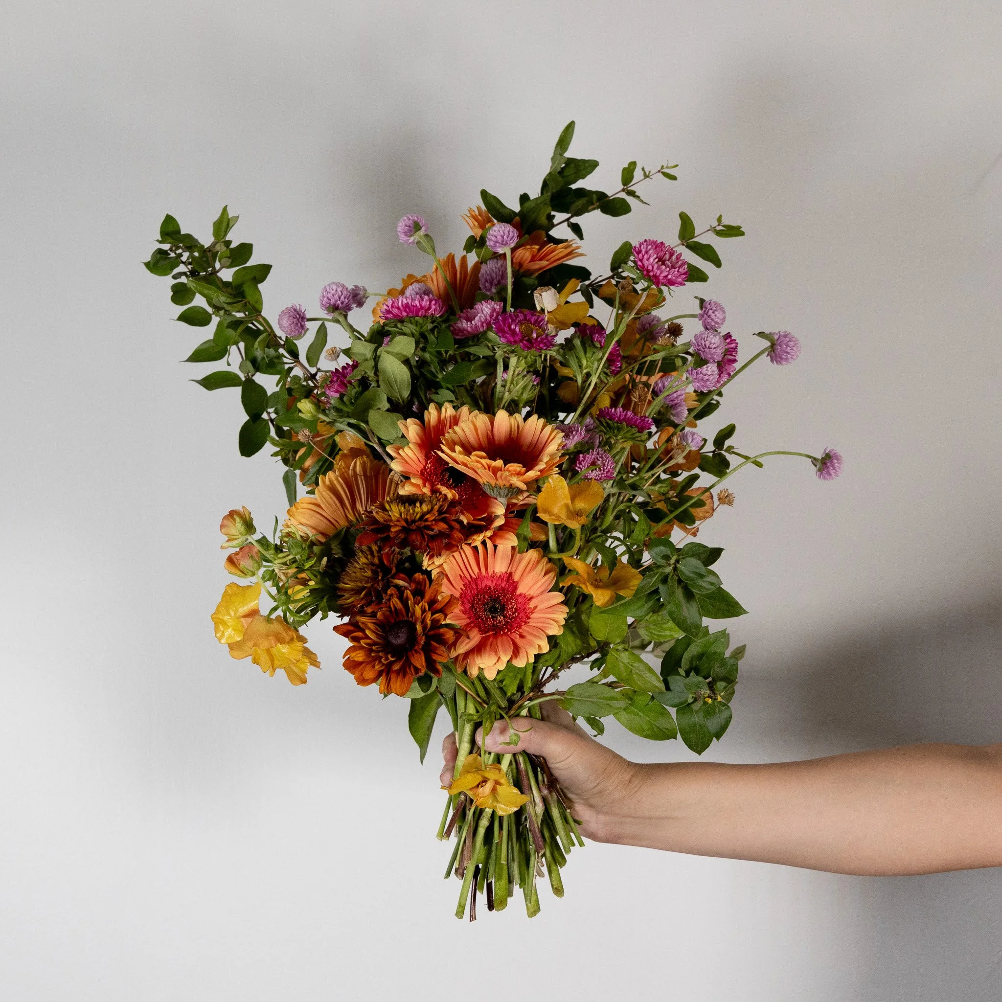 Sustainable hand-tied flower bundle for delivery in the High Desert, created by local floral designer Posy Laboratory.