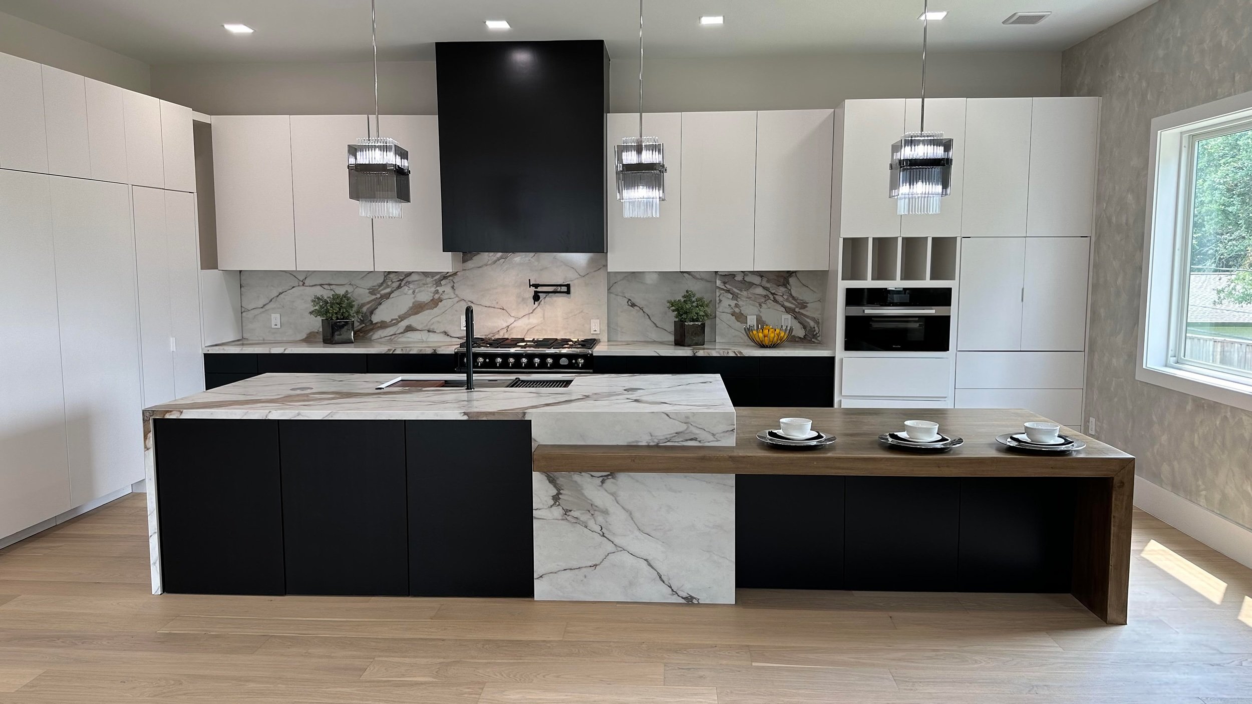 Kitchen Pic 2500x1455.jpg