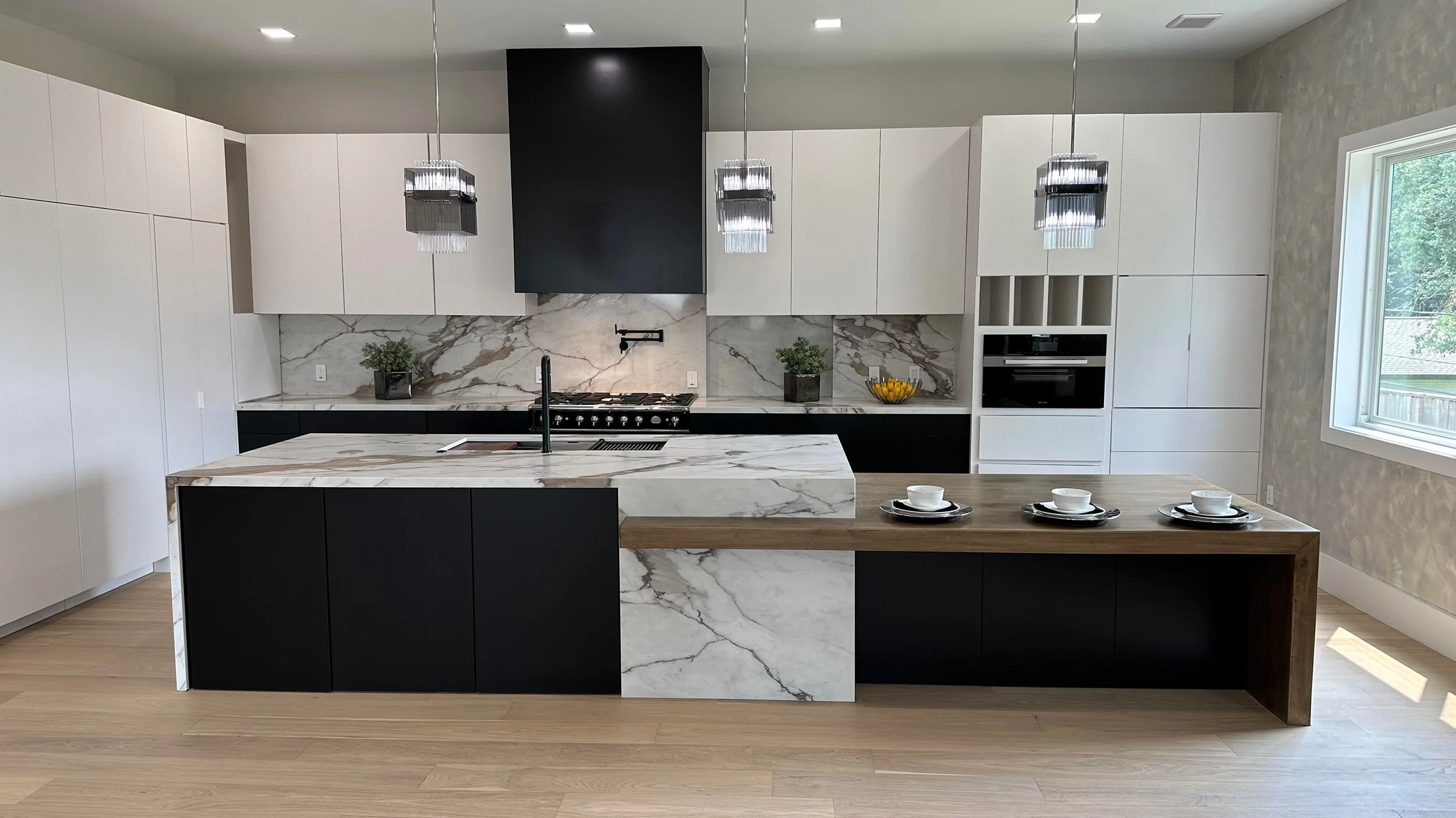 Kitchen Pic 2500x1455.jpg