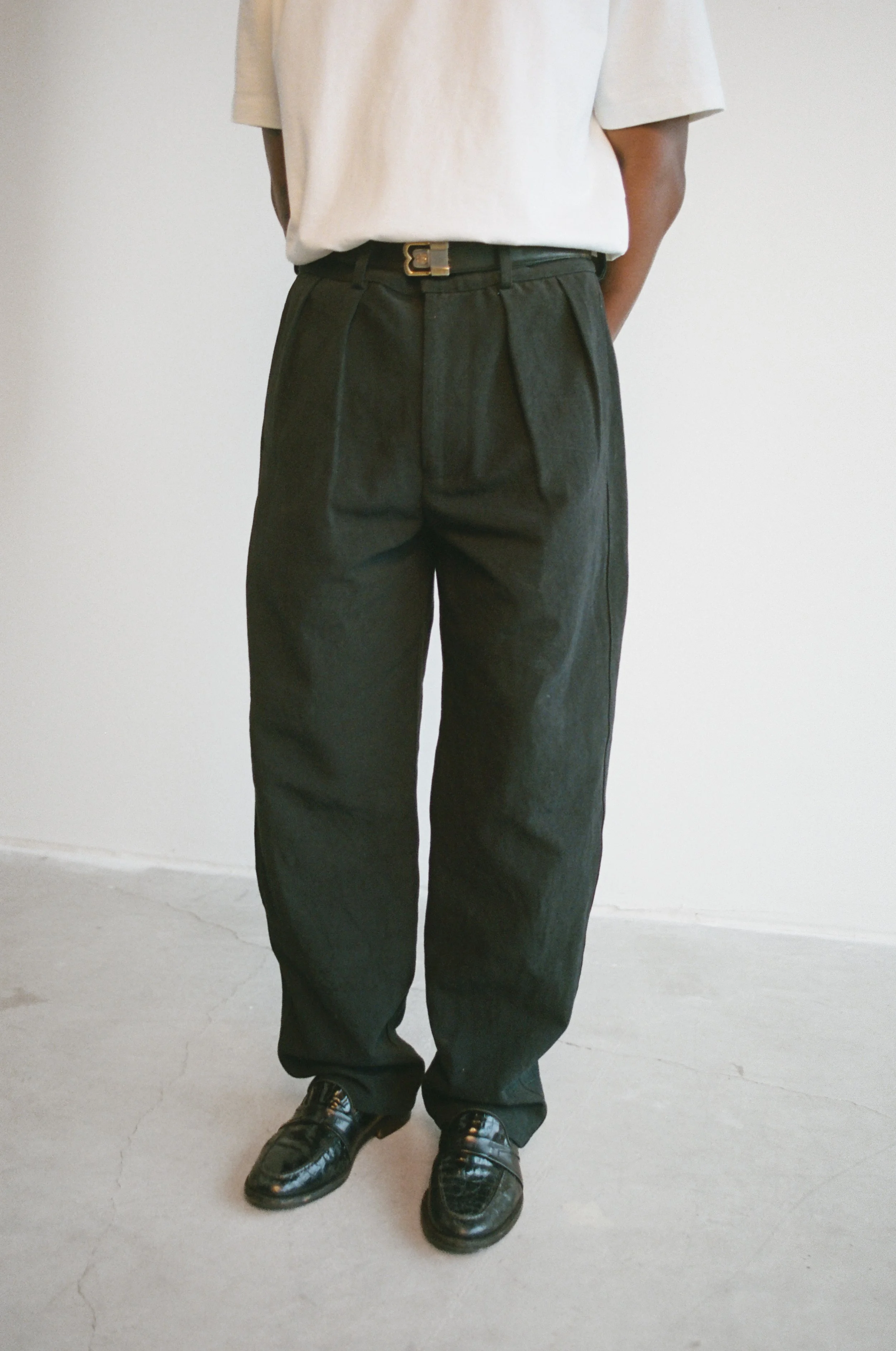 TWO PLEAT TROUSERS _ BLACK
