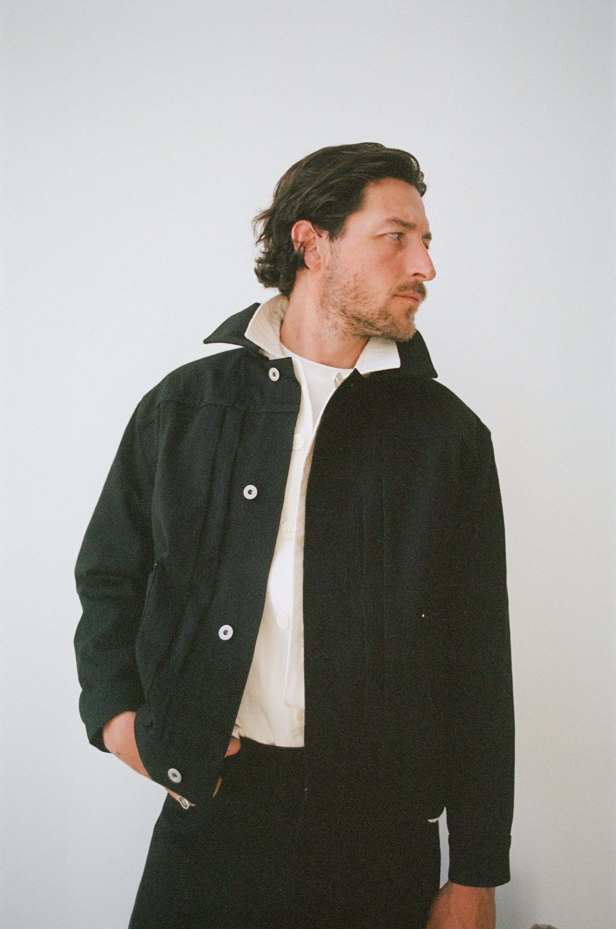 PLEATED DENIM JACKET - BLACK
