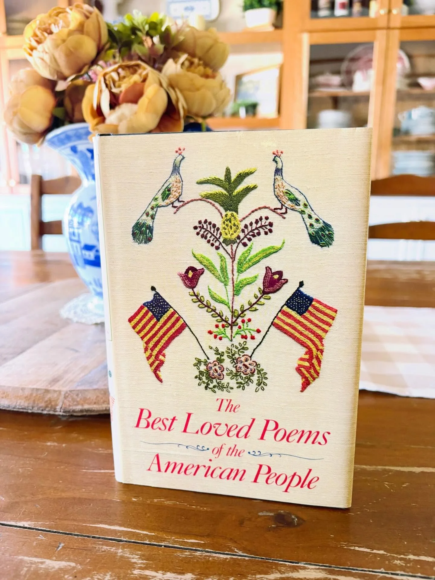 &ldquo;The Best-Loved Poems of the American People&rdquo; selected by Hazel Felleman

&ldquo;More than 1,500,000 copies in print! Over 575&nbsp;&nbsp;traditional favorites to be read and reread.&nbsp;&nbsp;Categorized by theme, and indexed by author 