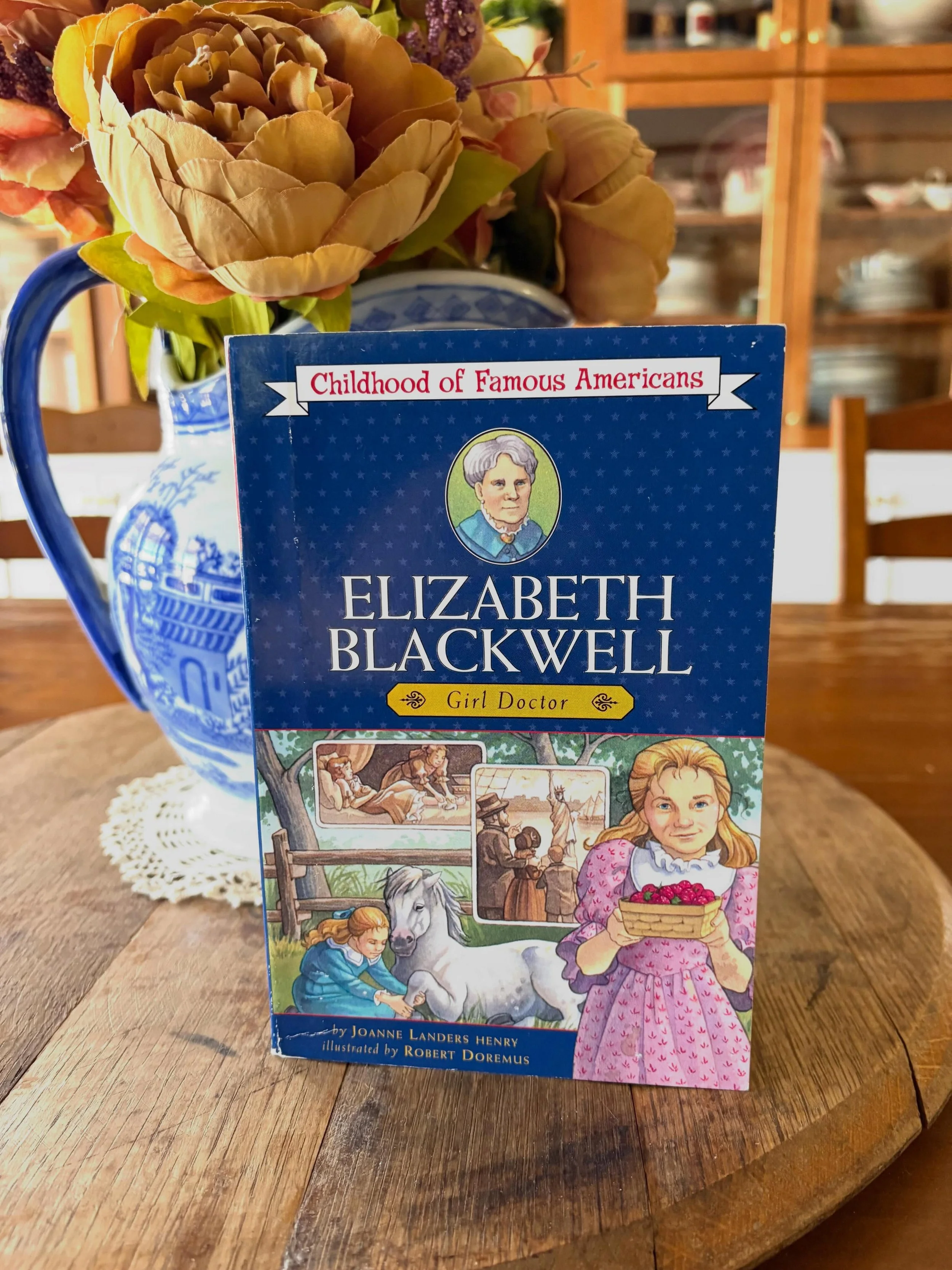 Childhood of Famous Americans &ldquo;Elizabeth Blackwell: Girl Doctor&rdquo; by Joanne Landers Henry, 1996

Paperback, very slight crease on front cover, otherwise excellent condition 
&bull;
&bull;
$5.50 + shipping 
&bull;
&bull;
Please comment me, 