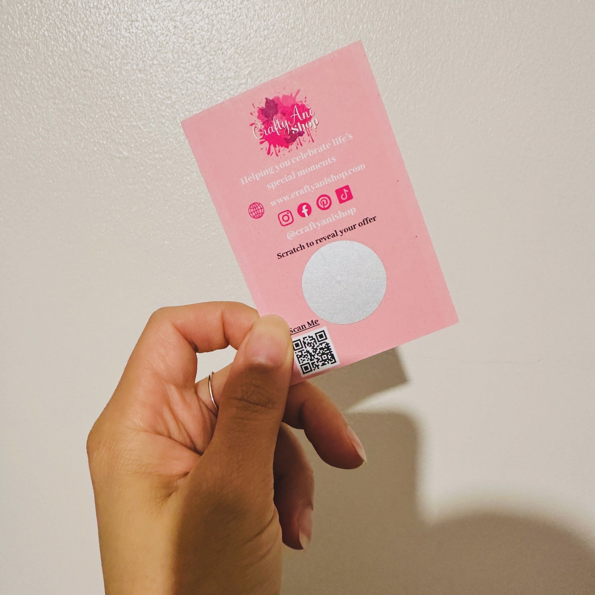 Are you looking for a fun way to connect with your customers? These custom printed scratch cards are the perfect way to get your customers to interact at popups.

I created these for my popups last year, to offer giveaways/discounts, and they were a 