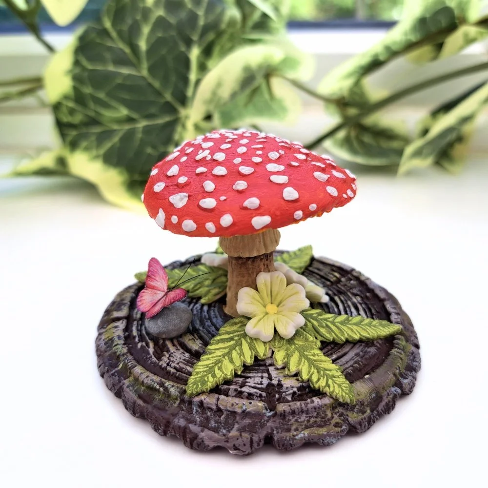 Shroom with ferns.jpg