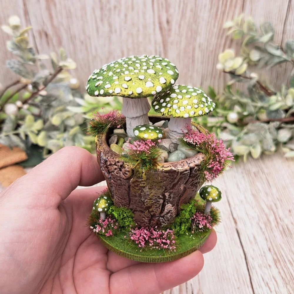 Mushroom Pot Shelf Ornament (2).jpg