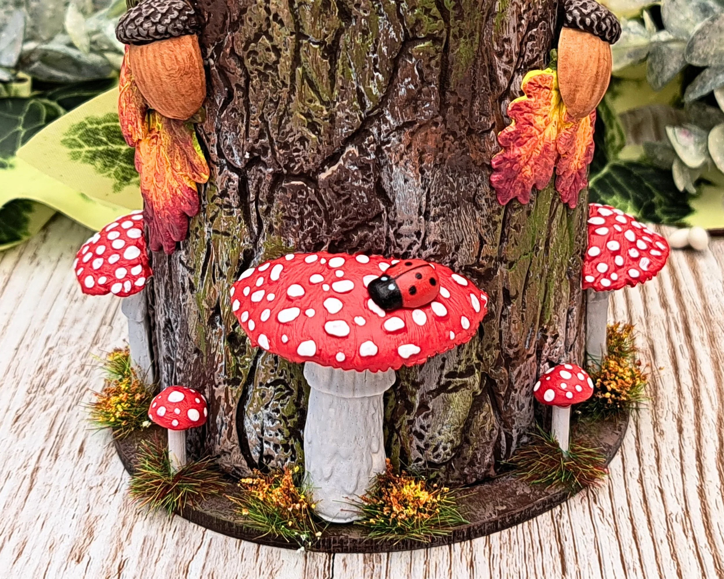Autumn Mushroom Pen Pot (5).jpg
