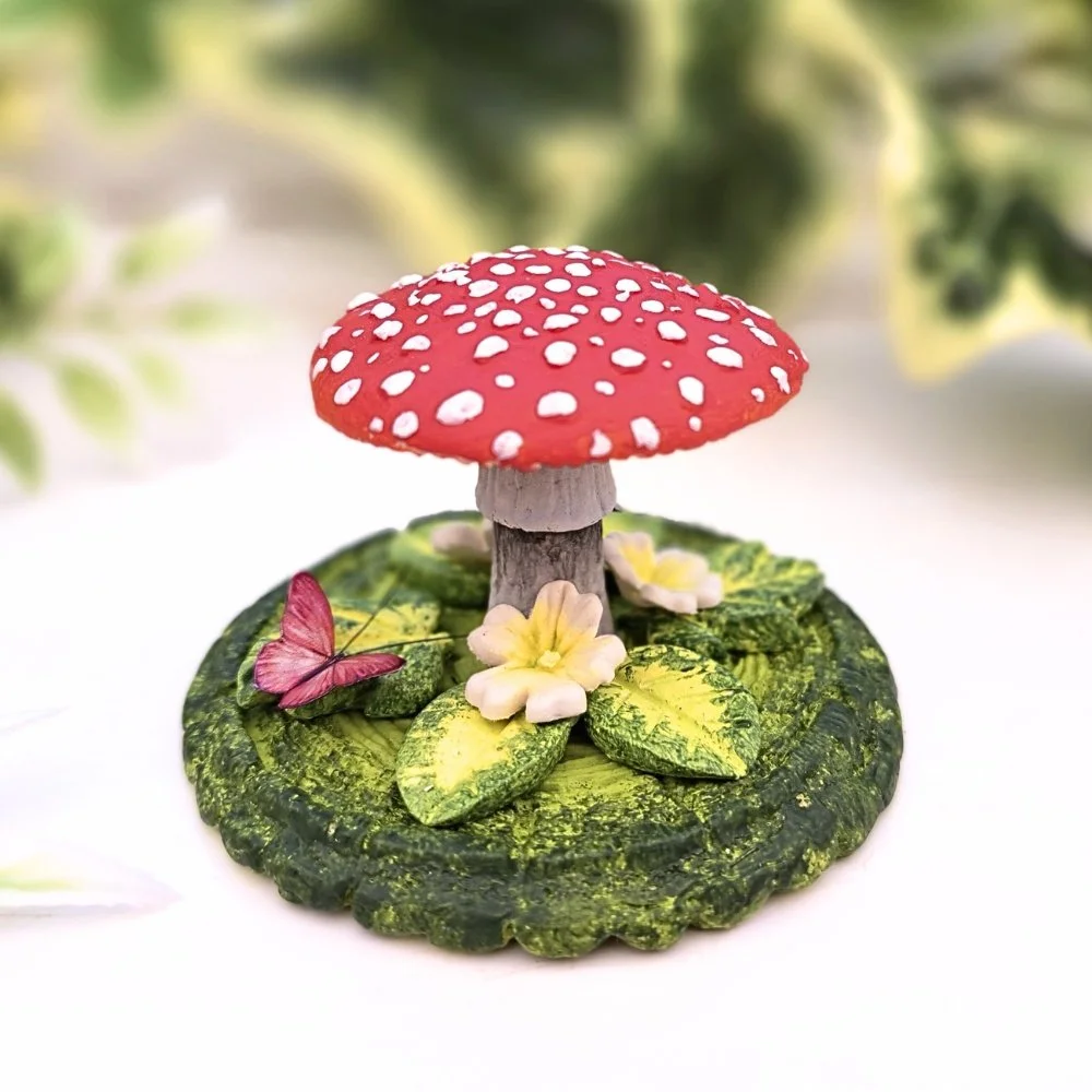 Shroom with flowers.jpg