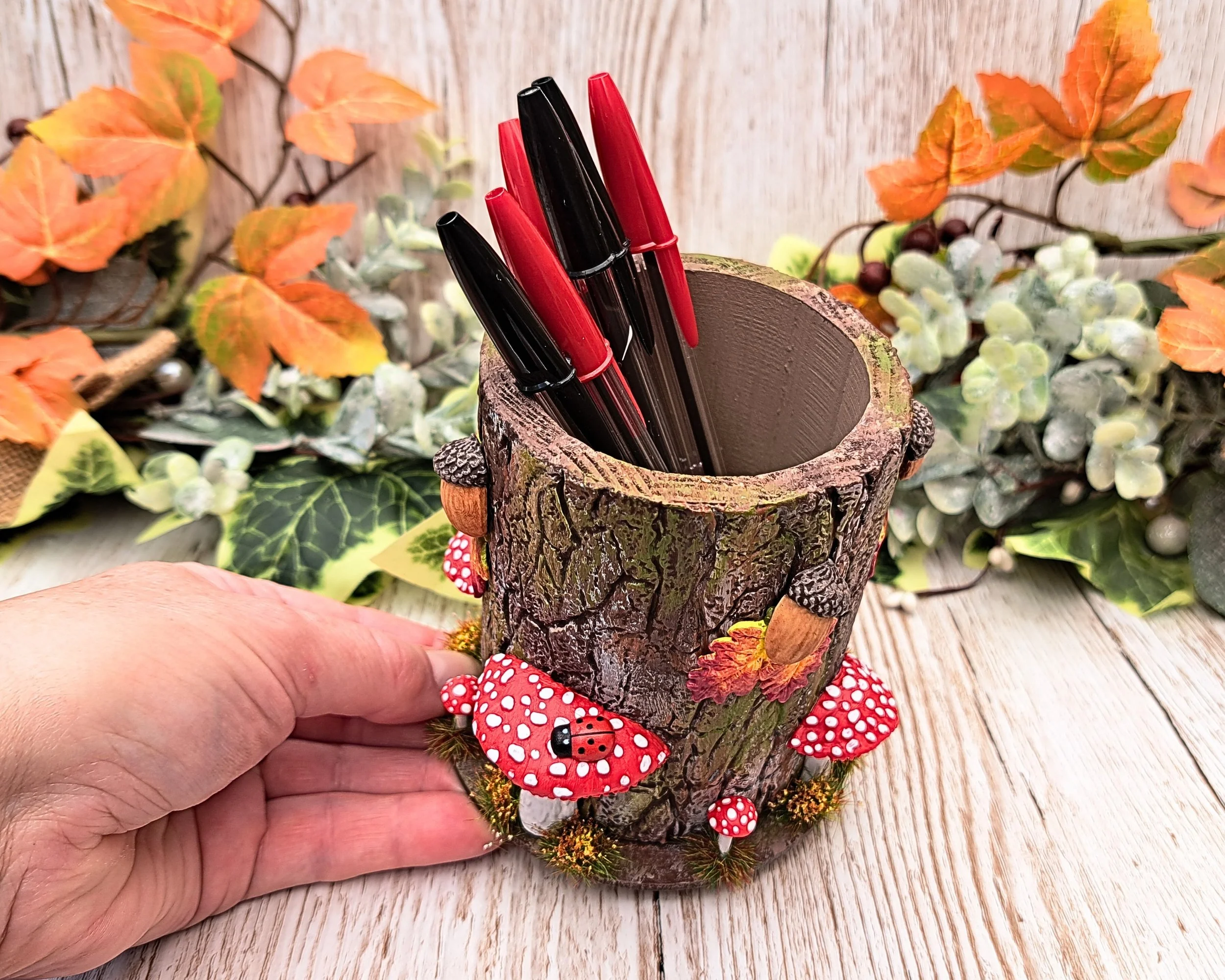 Autumn Mushroom Pen Pot (4).jpg