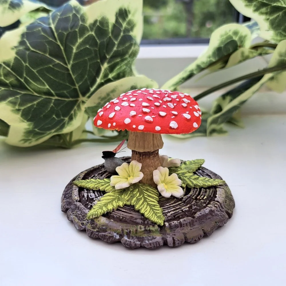 Shroom with ferns (2).jpg