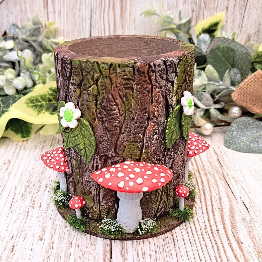 Red Mushroom Storage Pen Pot (3).jpg