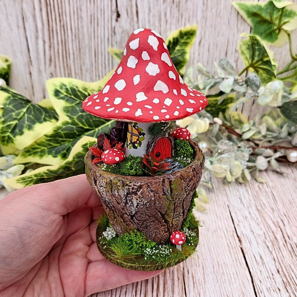 Potted Toadstool (7).jpg