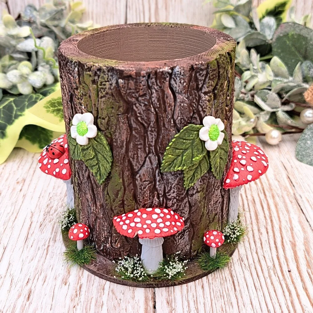 Red Mushroom Storage Pen Pot (4).jpg