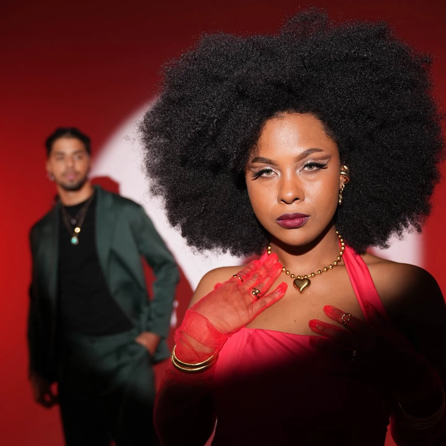 Est&aacute;s a tiempo para tu sesi&oacute;n de fotos con el amor de tu vida ❤️ haz este momento memorable y reserva tu espacio.

Hacemos una experiencia rom&aacute;ntica, con m&uacute;sica, accesoria de estilo y poses, vino 🍷 (opcional) y buena comp