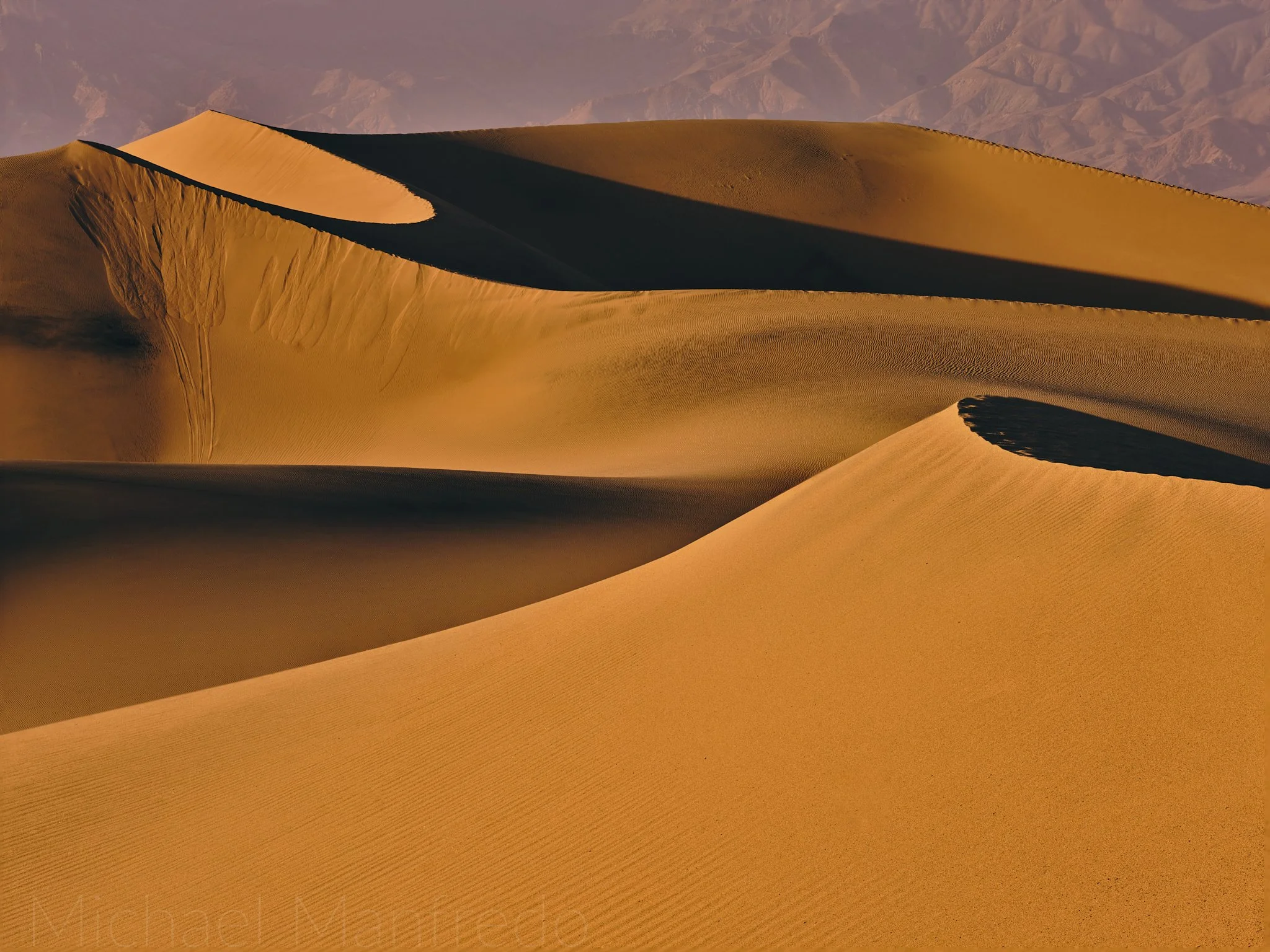 Silky Grains in Time