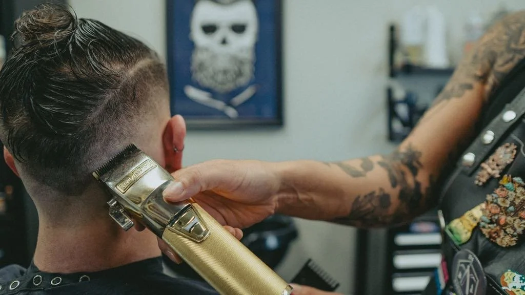 Ava The Barber
