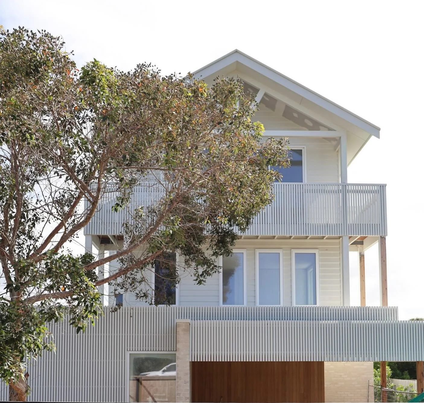 Surf Beach. 

Taking shape in Cape Paterson, our Surf Beach project is well underway. A relaxed, coastal home designed for light, flow and easy living by the coast. 

Design: @sunbeat.studio
