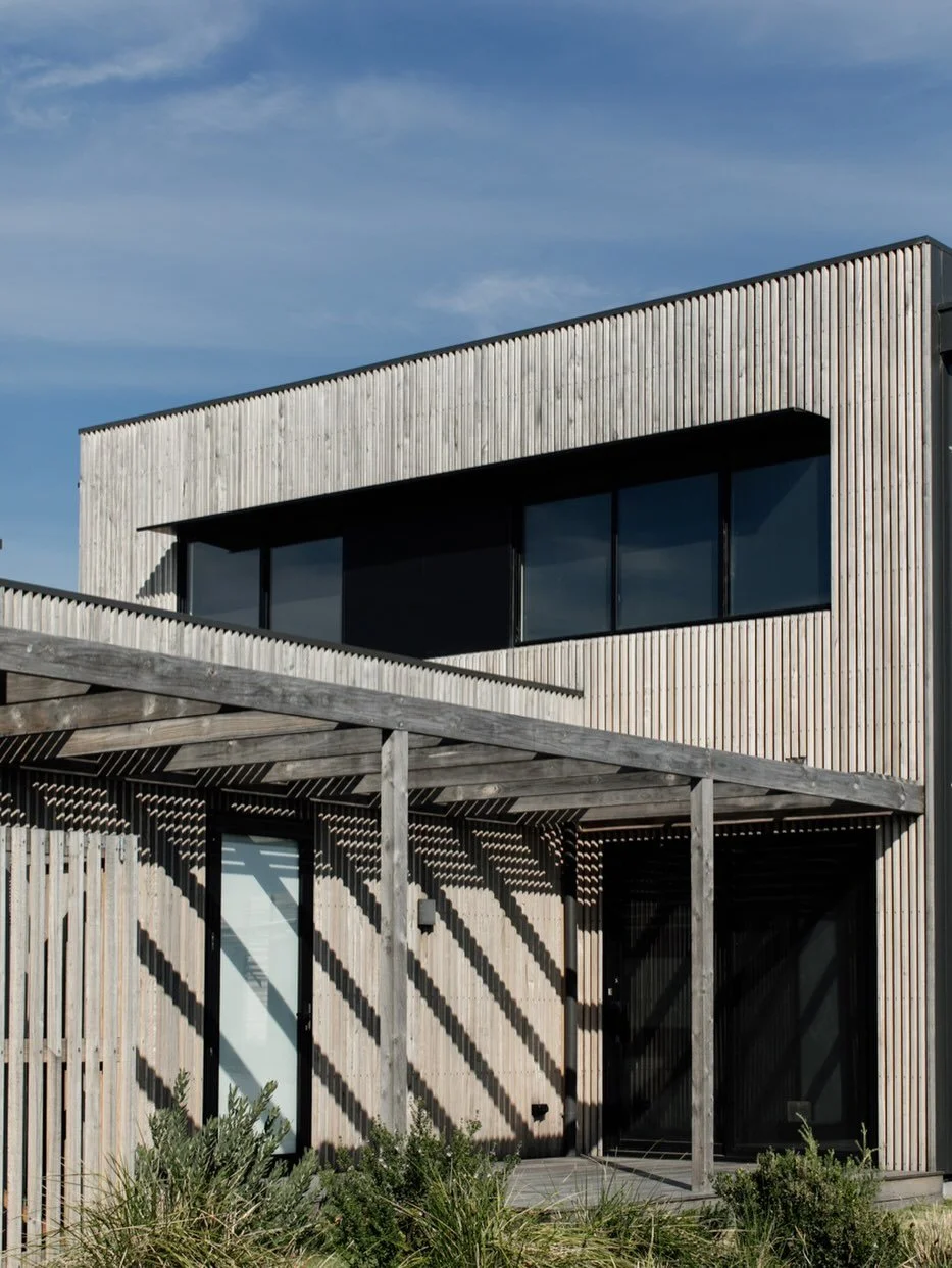 Seadragon 

A modest coastal home designed to blend effortlessly within Cape Pattersons landscape. Its character comes from organic materials and thoughtful detailing. From its efficient layout to its passive solar design, this home feels warm and we