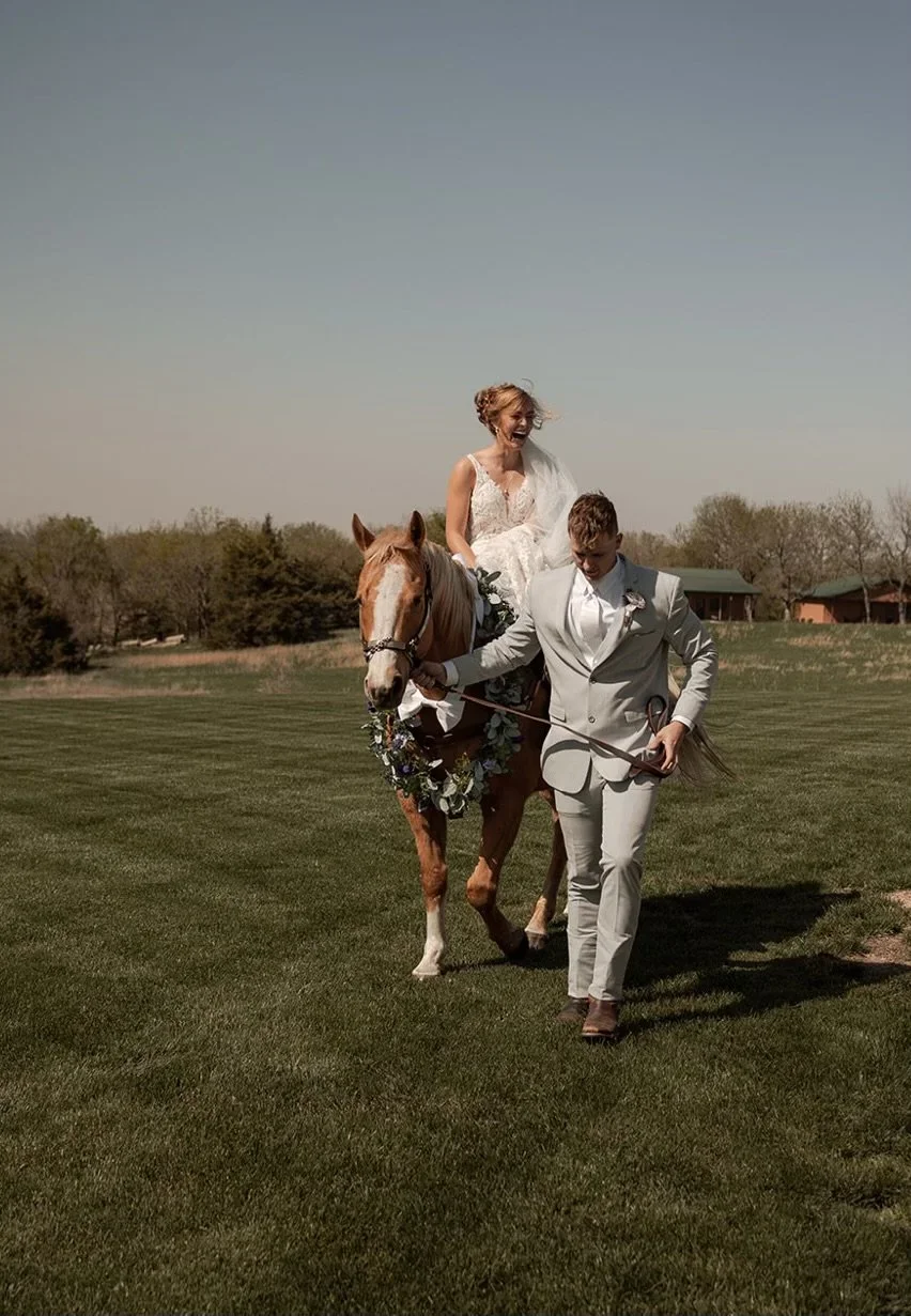Wedding with a Horse and a Country Heart // Anna +Eli
