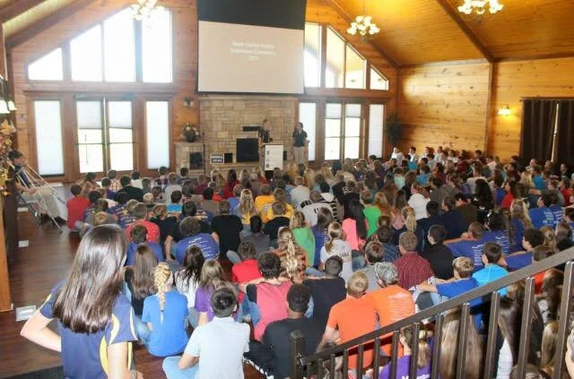 Hundreds of high school FFA greenhand students in Great Room of Life's Finer Moments Kansas venue