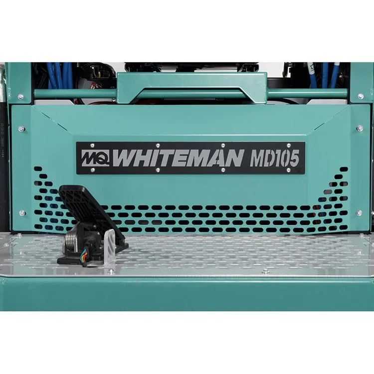 800x800-mq-whiteman-hydrostatic-ride-on-power-trowel-md105-close-up-ft269066-unit.jpg