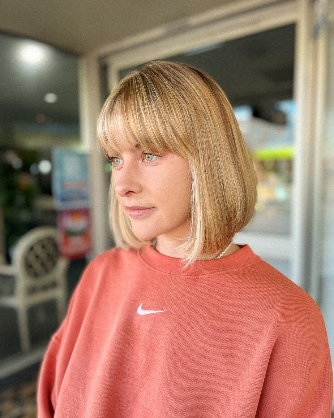 Fresh bangs, fresh blonde! ⚡️ ​​​​​​​​
​​​​​​​​
​​​​​​​​
​​​​​​​​
#FrenchGlossing #LorealPro #LorealPros #SerieExpert #MetalDetox #HairCare #HairGoals #southcoasthair #blonde