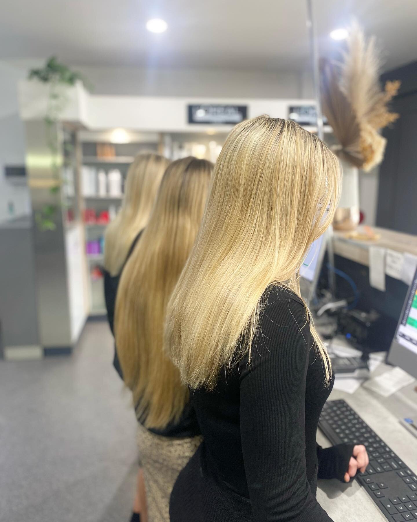 @scruplesnowra Apprentices 🖤Young , Beautiful , and just a bit Sassy but have the benefit of your big work sisters looking after your blonde and forcing you to get trims 💇🏼&zwj;♀️. Oh and use @kerastase_official Hair care and @lorealpro_education_