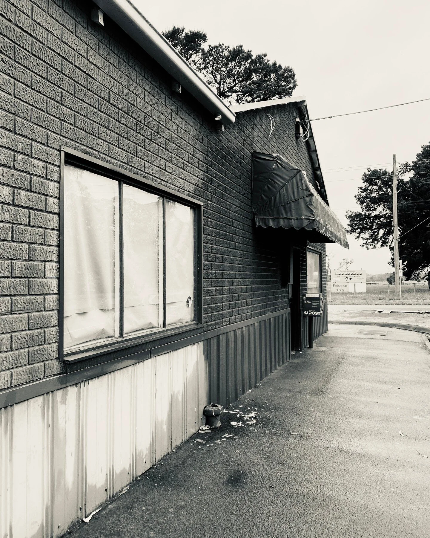 The paper is off the windows and the door will be open from 10am-3pm today!
Although not exactly as we had planned we are excited to invite you in to come and see the potential of this special place and watch it evolve from here. 

If you are able to