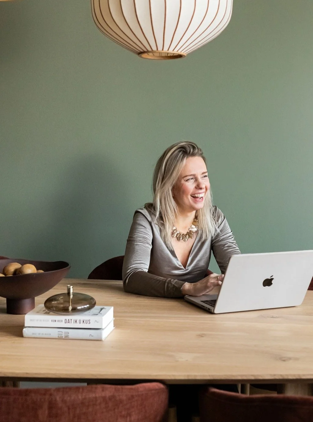 Risico's nemen is niet iets wat ik van huis uit heb meegekregen. Op safe spelen heb ik lang gedaan. Je kop niet boven het maaiveld uitsteken... Het was voor mij dan ook een grote stap om van eenmanszaak over te gaan naar een BV, met personeel. Dubbel