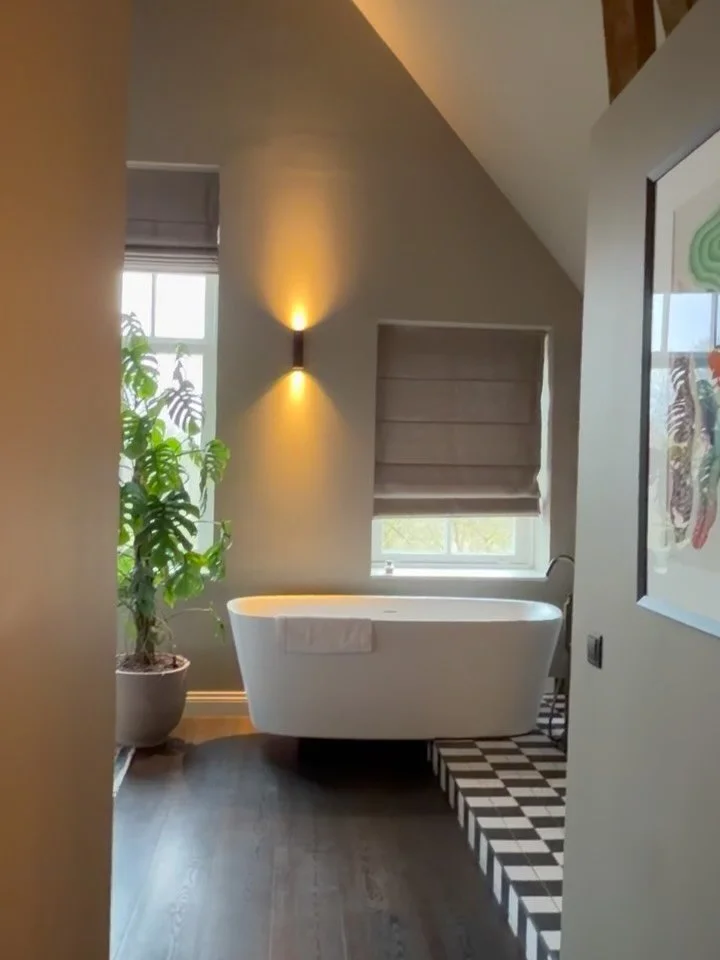 Een lang weekend in Den Bosch met mijn lief: wat een heerlijke stad!! Sla zeker dit hotel op, want het heeft echt alles wat je wilt @hotelryder - nee niet gesponsord: een oud pand, maar volledig gerenoveerd, een geweldig interieur met mooie kunst&hel