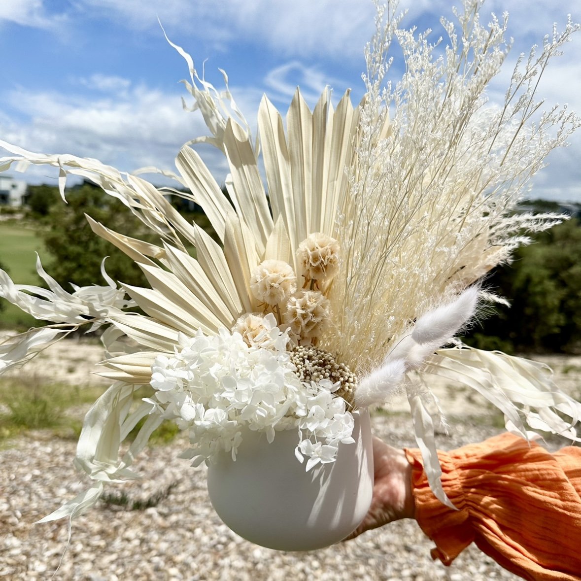 learn how to make a dried flower arrangement in sydney.jpg