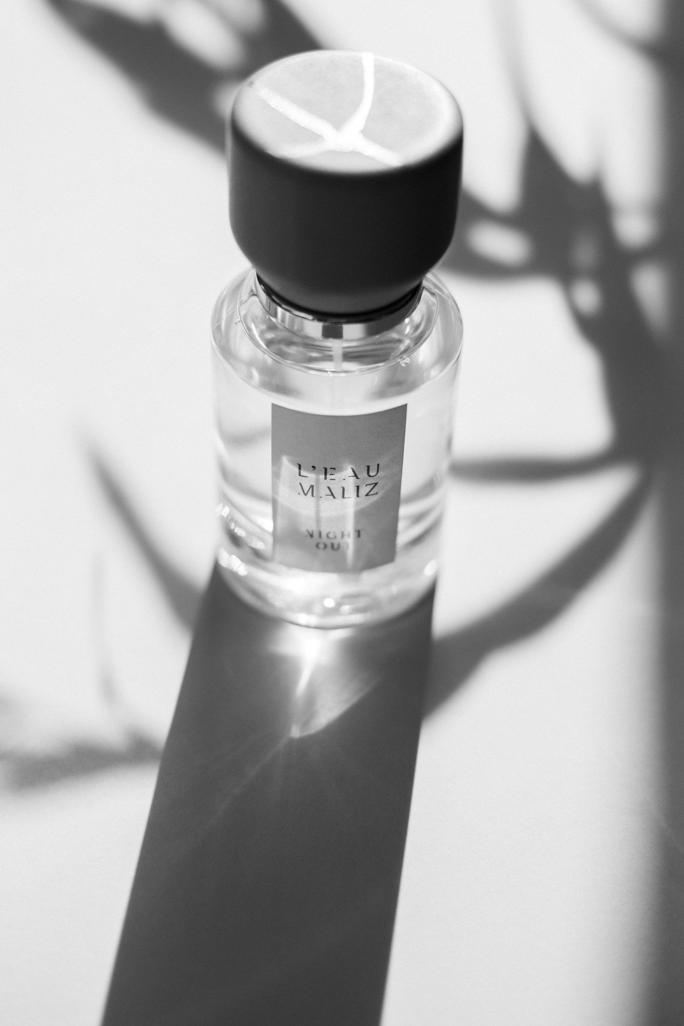It's still summer. Find a quiet place in the shade and discover L'Eau Maliz's fragrances. Enjoy. 

Credit 📸 @pieprz_blog 
Link in Bio

#leaumaliz #grassefrance #MadeInItaly #kintsugi #eaudeparfum #fragranze #parfumerie #fragranceofmemories #scentedm
