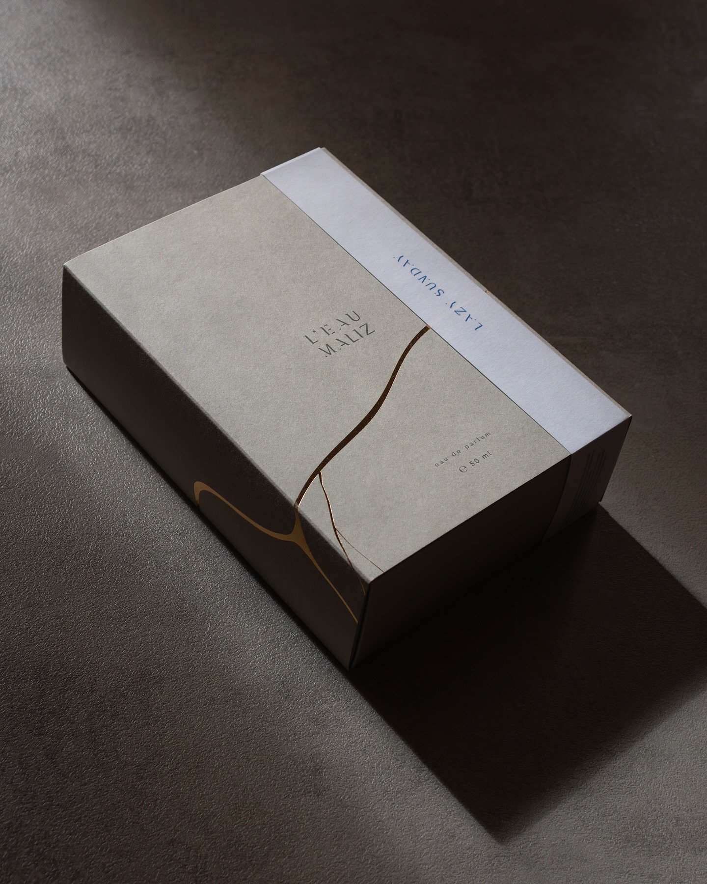 Waiting for Sunday to slow down. You and Me. No disruption.  #leaumaliz #torino #nicheperfume #scentofmemories #fragrancelover #lazysunday #selflove #chapter2
