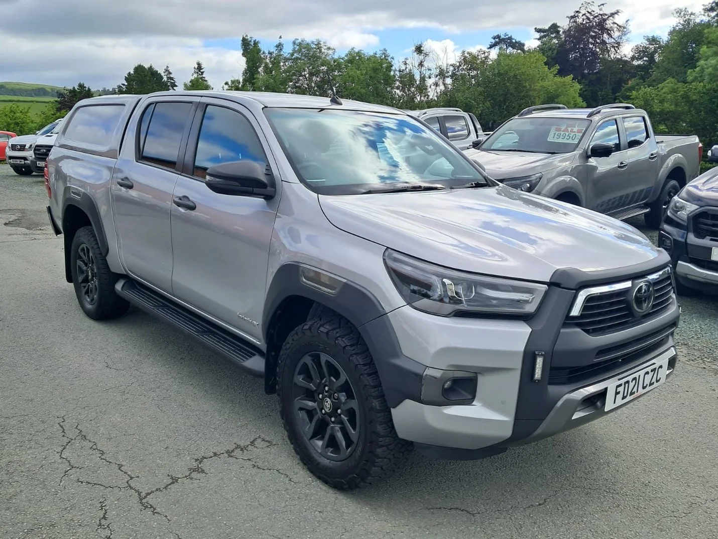 21 Toyota Hilux 2.8 Invincible X Auto front driver