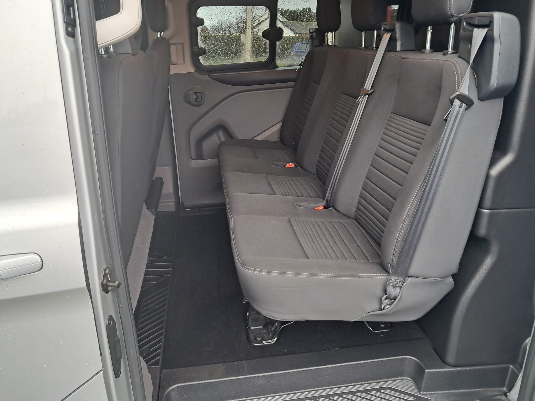 22 Ford Transit Custom L2 Limited 130ps Manual Crew Van rear interior