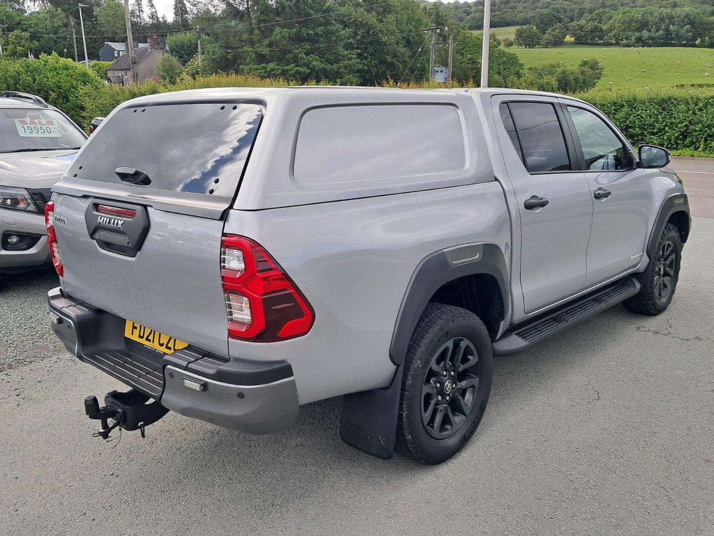 21 Toyota Hilux 2.8 Invincible X Auto rear driver
